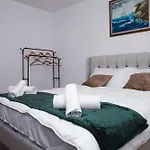 Via Albania - Myslym Shyri Apartment